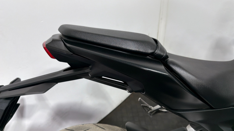(23MY) Honda CB125R